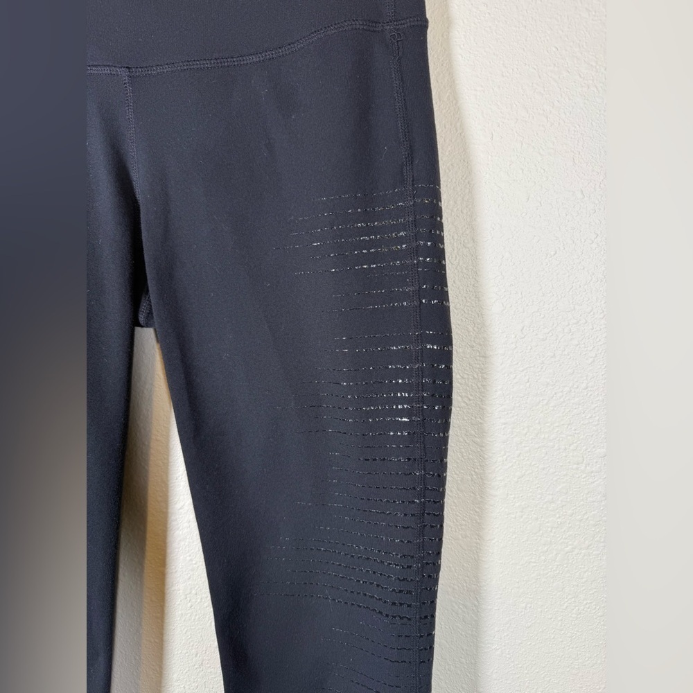 Athleta Gel Chaturanga Capri Black Women Medium Activewear Gym Stretch - Picture 4 of 12